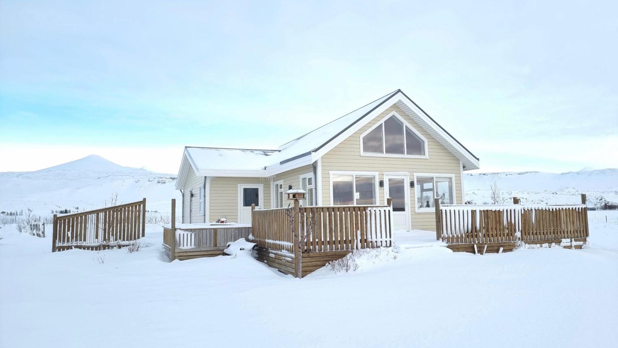 Mithhraun - Lava Resort Midhraun Eksteriør bilde